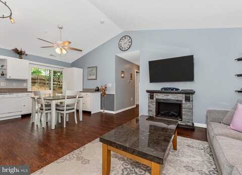 2008 RUDY SERRA DR #B, ELDERSBURG, MD 21784