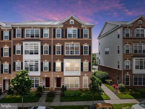 19273 HARLOW SQ, LEESBURG, VA 20176