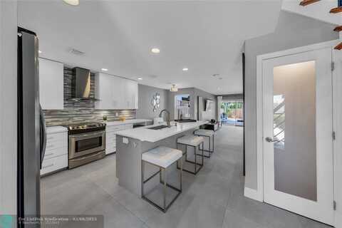 805 SW 8th Ter, Fort Lauderdale, FL 33315