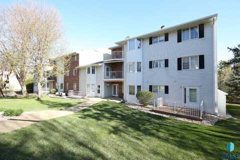 1108 W 57th St, Sioux Falls, SD 57108