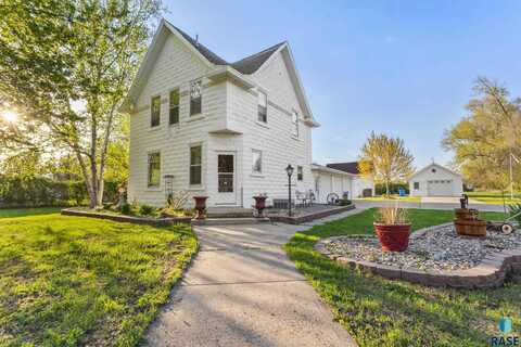802 W 3rd St, Canton, SD 57013