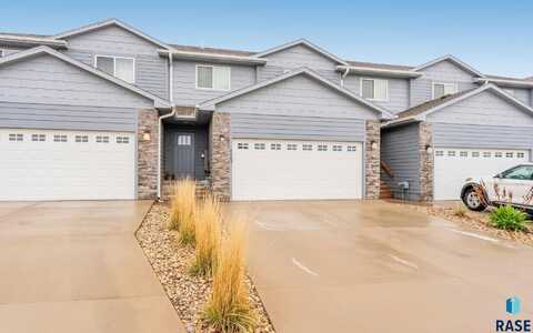 4243 N Knob Hill Ct, Sioux Falls, SD 57107