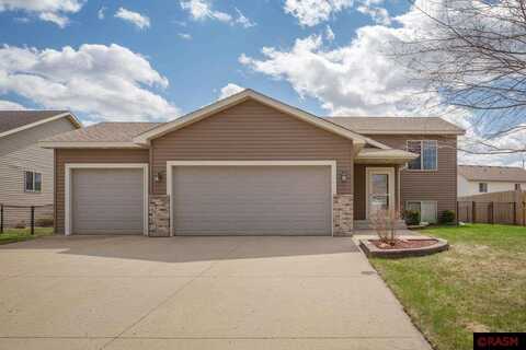 2221 Fairbanks Drive, North Mankato, MN 56003