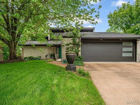 201 S Fairway Drive, Belleville, IL 62223