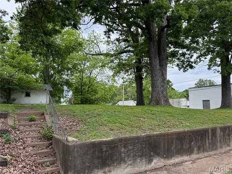 645 N 9th Street, Poplar Bluff, MO 63901