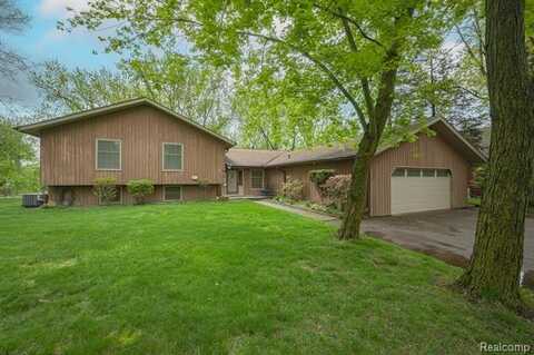 9550 SILVERSIDE, South Lyon, MI 48178