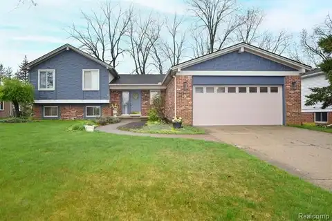 3039 ROLLING GREEN Circle S, Rochester Hills, MI 48309
