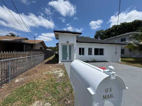 3039 NW 51st Ter, Miami, FL 33142