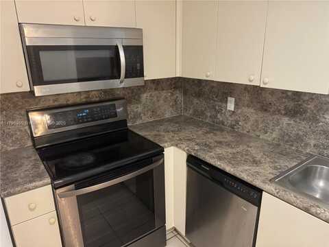 4235 N University Dr, Sunrise, FL 33351