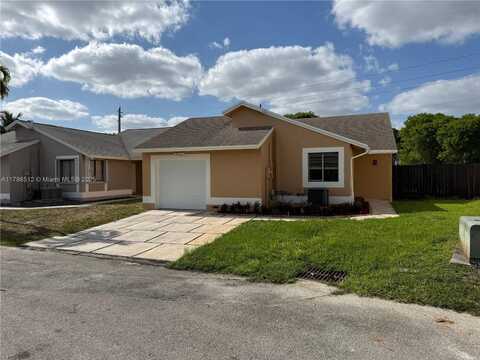 920 SW 111th Ave, Pembroke Pines, FL 33025