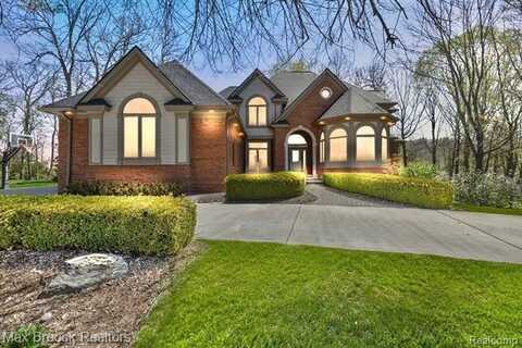 3673 MOUNTAIN LAUREL Court, Oakland, MI 48363
