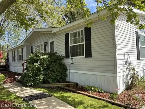 579 TURQUOISE Drive, Whitmore Lake, MI 48189
