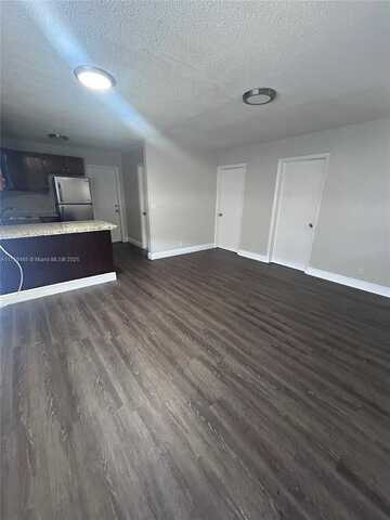 2333 Hayes St, Hollywood, FL 33020