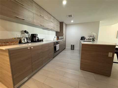 1300 S Miami Ave, Miami, FL 33130