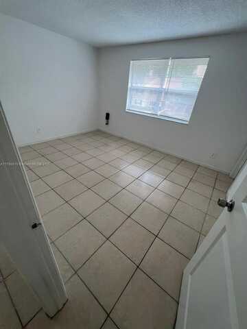 10452 NW 8th St, Pembroke Pines, FL 33026