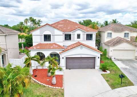 725 Tanglewood Cir, Weston, FL 33327