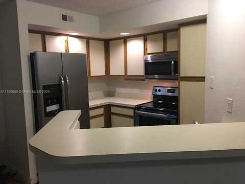 643 Vista Isles Dr, Sunrise, FL 33325