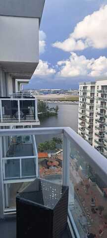 5085 NW 7th St, Miami, FL 33126