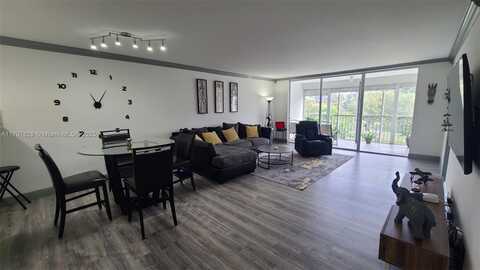 2650 S Course Dr, Pompano Beach, FL 33069