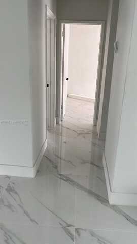 6704 Emerald Lake Dr, Miramar, FL 33023