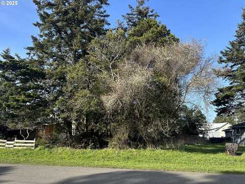 13th ST, Port Orford, OR 97465