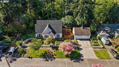 891 E 1ST ST, Coquille, OR 97423