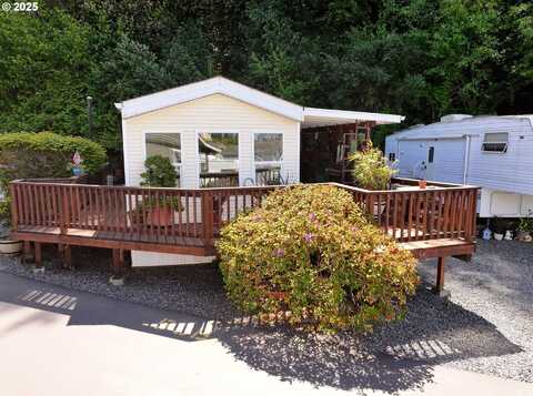 16219 LOWER HARBOR RD, Brookings, OR 97415
