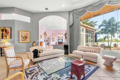 8100 Muirhead Cir, Boynton Beach, FL 33472