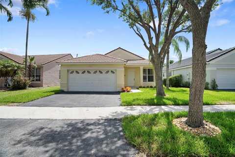 824 Sand Creek Cir, Weston, FL 33327
