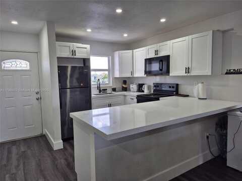 6850 W 16th Dr, Hialeah, FL 33014
