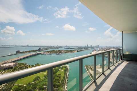 888 Biscayne Blvd, Miami, FL 33132