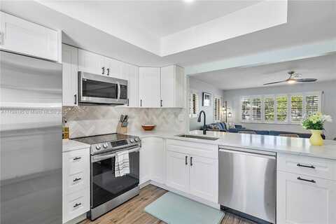 1779 NE 39th Ct, Pompano Beach, FL 33064