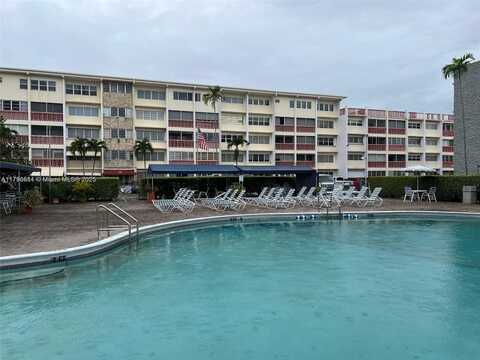215 SE 3rd Ave, Hallandale Beach, FL 33009
