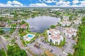 216 Lake Pointe Dr, Oakland Park, FL 33309