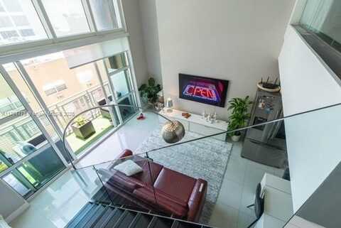 253 NE 2nd St, Miami, FL 33132
