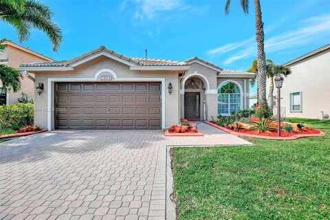 14284 NW 18th Mnr, Pembroke Pines, FL 33028