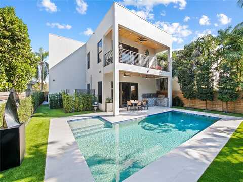 739 NE 17th Way, Fort Lauderdale, FL 33304