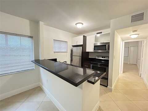 1034 Lenox Ave, Miami Beach, FL 33139