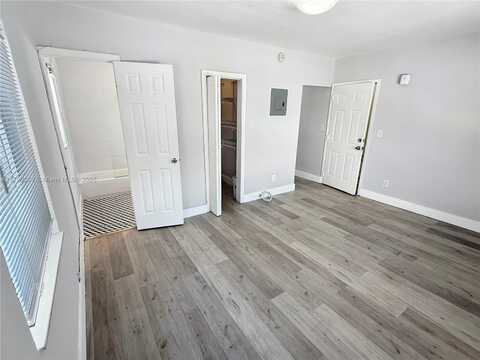 6647 SW 59th Pl, South Miami, FL 33143