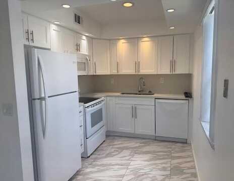 84 Normandy B, Delray Beach, FL 33484