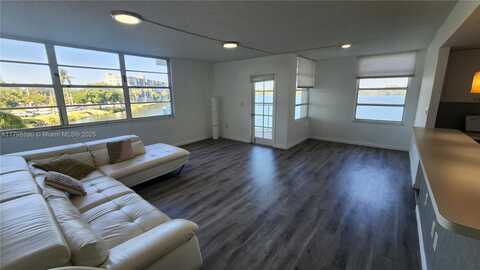 1301 NE Miami Gardens Dr, Miami, FL 33179