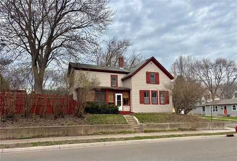 718 4th Street N, Stillwater, MN 55082