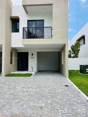 5521 W Oak Way, Dania Beach, FL 33314