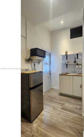 1271 NE 153rd St, North Miami Beach, FL 33162