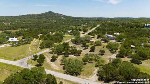 111 Ranch Circle Dr, Kendalia, TX 78027
