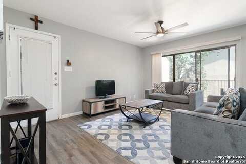 8642 Fredericksburg, San Antonio, TX 78240