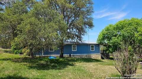1879 Forest Trail Dr, Bandera, TX 78003