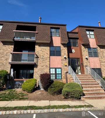 89 Golden Square, Woodbridge, NJ 07095