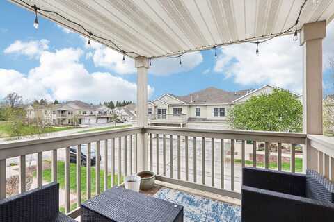 N16w26521 Meadowgrass Cir, Pewaukee, WI 53072