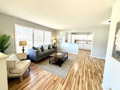 3438 N Mayfair Rd, Wauwatosa, WI 53222